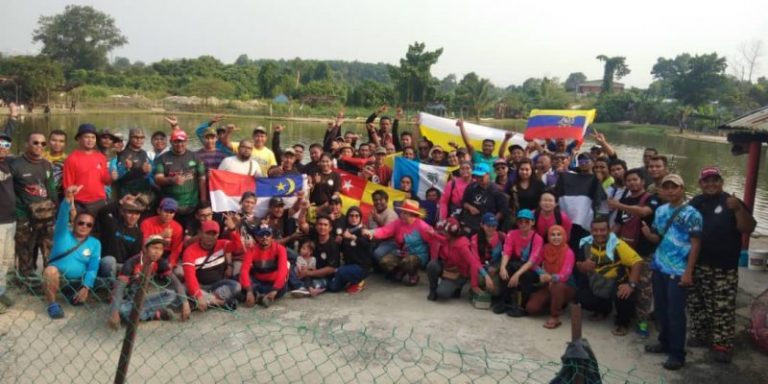 Komplot Harmoni Umpan Bersatu