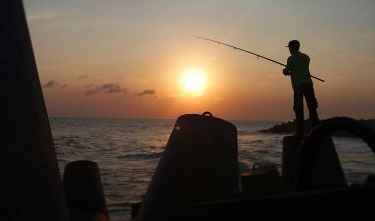 Tip & trik memancing di benteng pemecah ombak!!