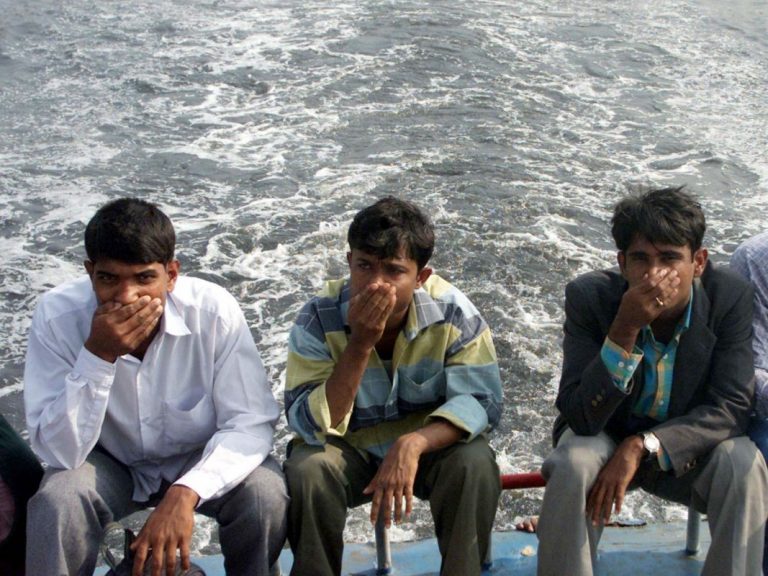 8 Tip Untuk Mengelak Mabuk Laut ®